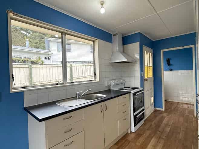 21 Tiroiti Grove, Stokes Valley