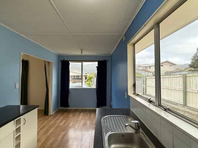 21 Tiroiti Grove, Stokes Valley