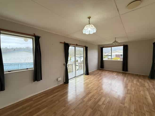 21 Tiroiti Grove, Stokes Valley