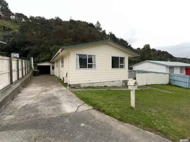 21 Tiroiti Grove, Stokes Valley