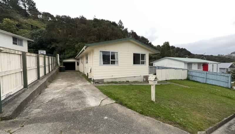 21 Tiroiti Grove, Stokes Valley