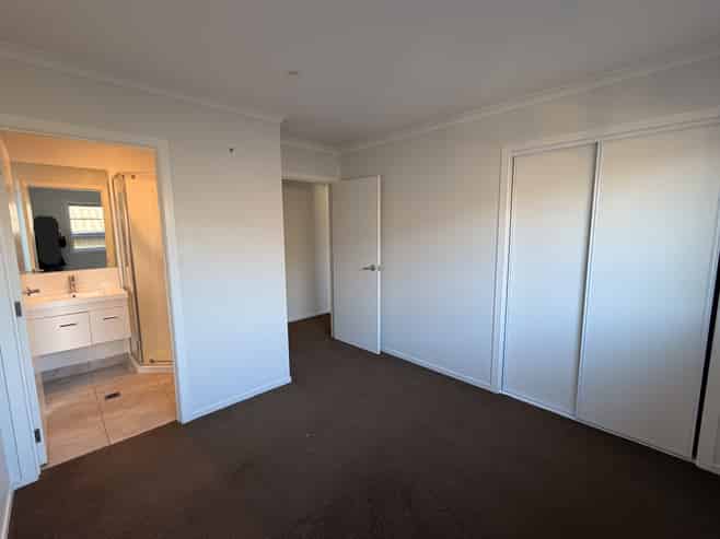 72 Sylvester Crescent, Flagstaff