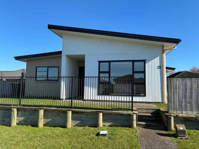 72 Sylvester Crescent, Flagstaff