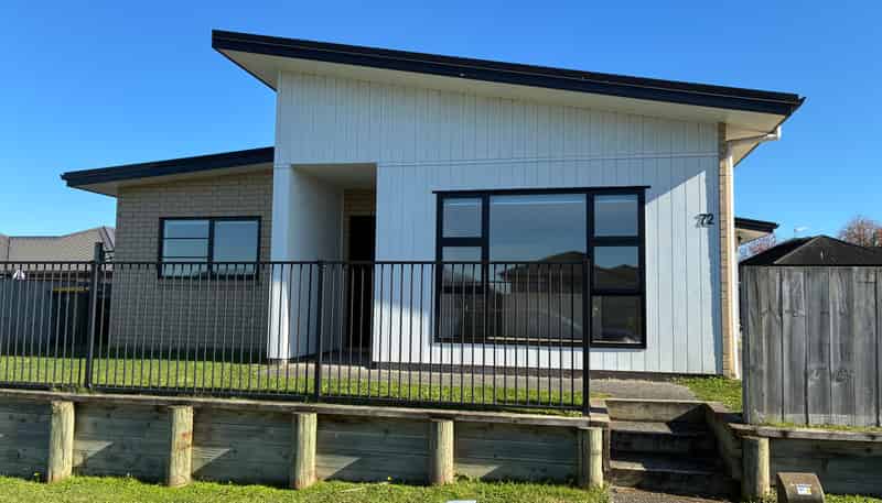 72 Sylvester Crescent, Flagstaff