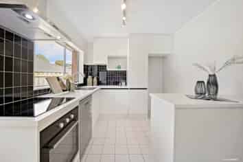 14 Lanier Place, Glendene