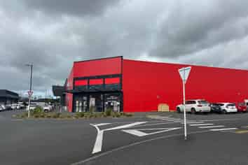 BULK RETAIL OR LARGE HOSPITALITY
