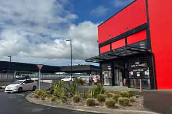 A RARE SHOPPING PRECINCT OPPORTUNITY
