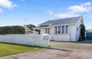 62 Beach Road, Mellons Bay