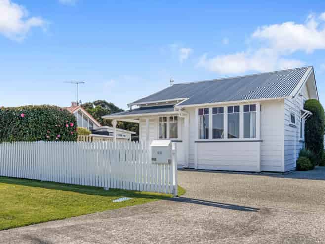 62 Beach Road, Mellons Bay