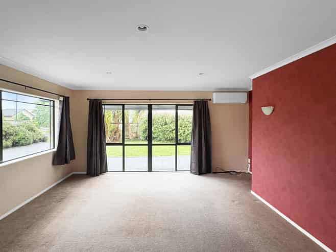 13 Belgrave Court, Huntington