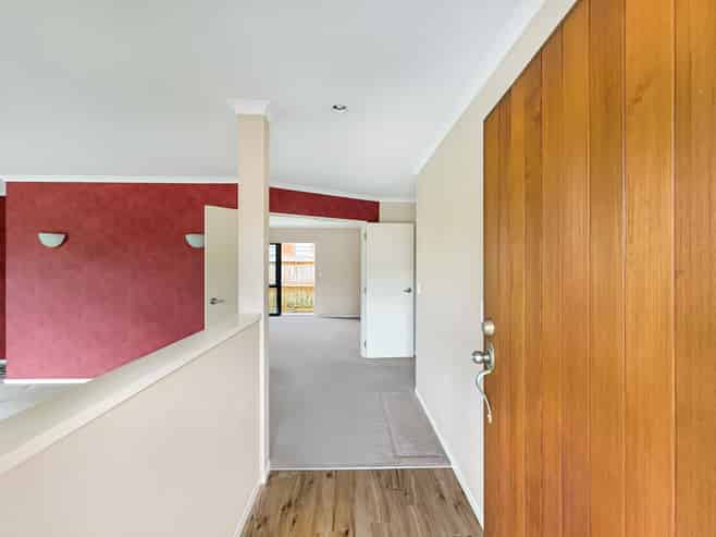 13 Belgrave Court, Huntington