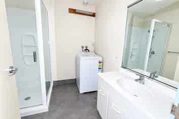 A9/13  Palm Grove, Berhampore