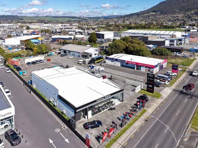 Rare Lake Road Commercial Opportunity