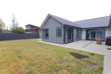 8 Cumberland Road, Lower Shotover