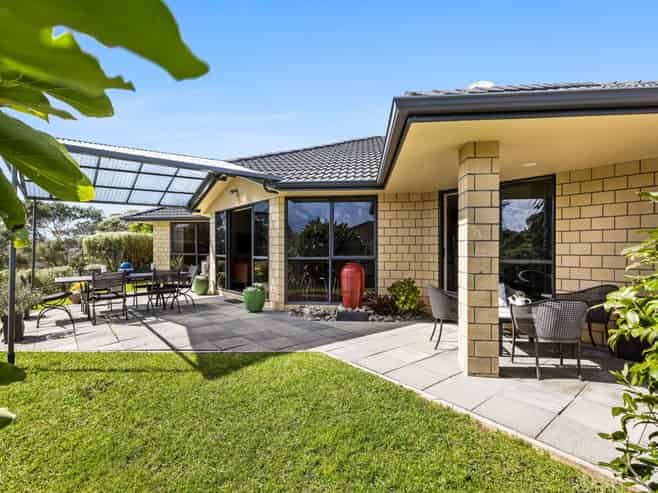 40 Rivervale Grove, Stanmore Bay