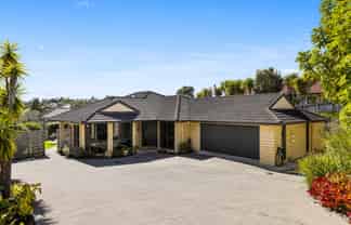 40 Rivervale Grove, Stanmore Bay