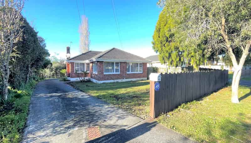 16 Tindall Crescent, Otara