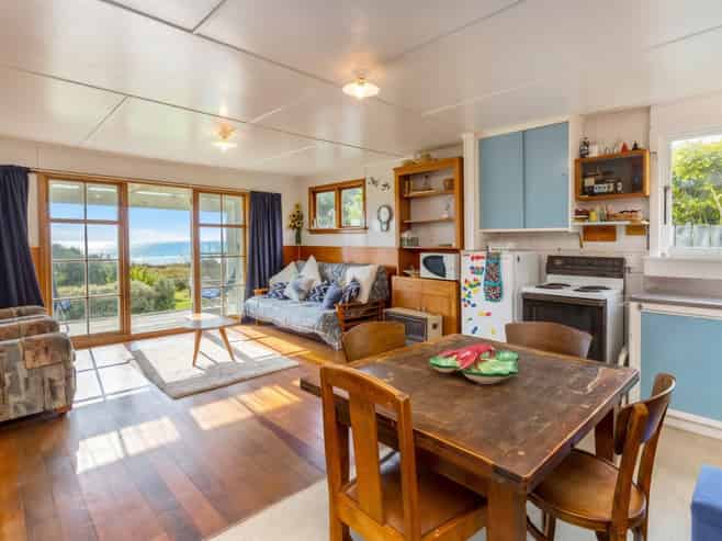 275 Mataikona Road, Mataikona