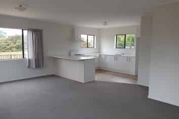 2/10 Evans Road, Glen Eden