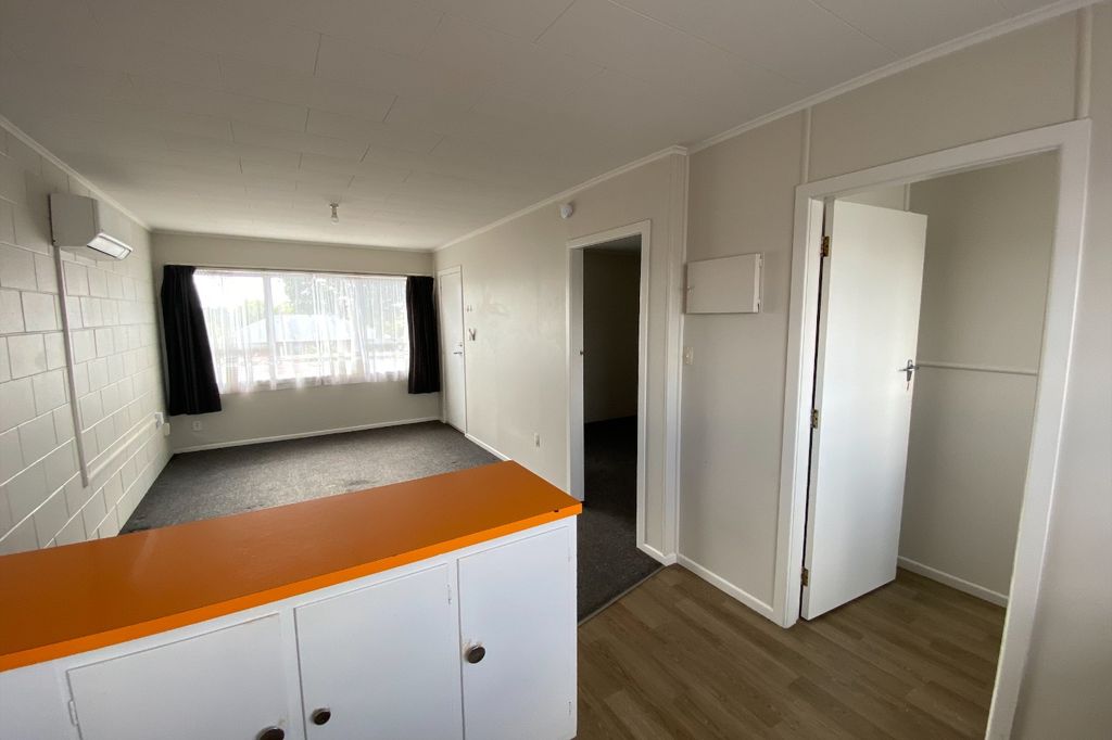 Upstairs one bedroom unit – CBD 3