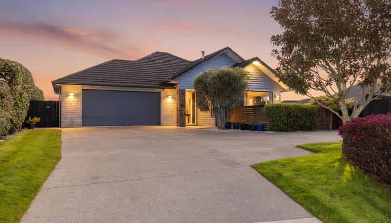 8 Eastridge Terrace, Huntington