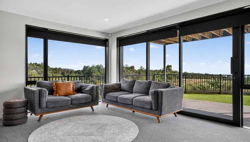 102 The Ridge, Langs Beach