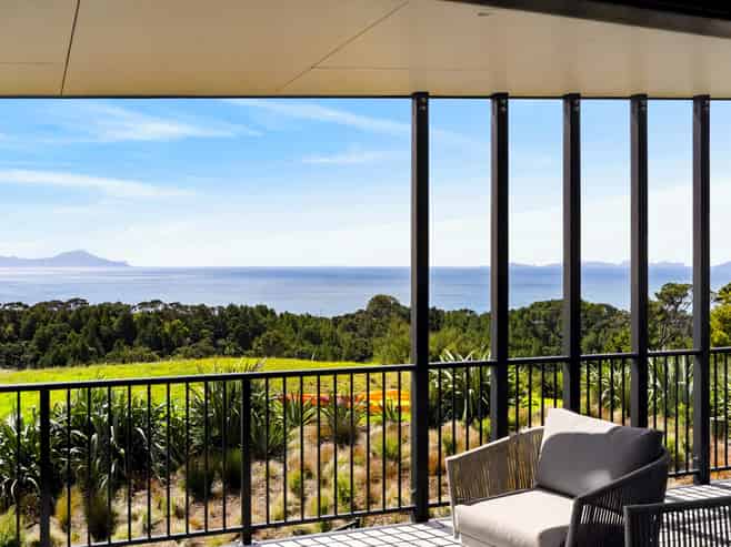 102 The Ridge, Langs Beach