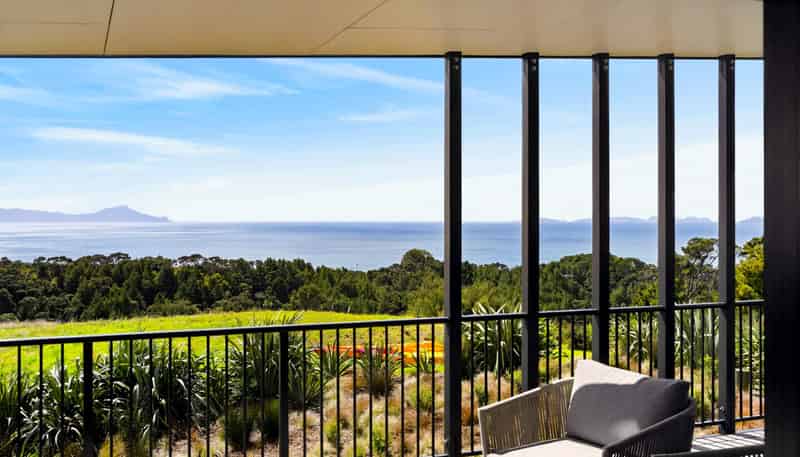 102 The Ridge, Langs Beach