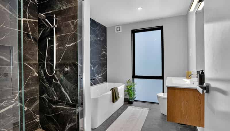 102 The Ridge, Langs Beach
