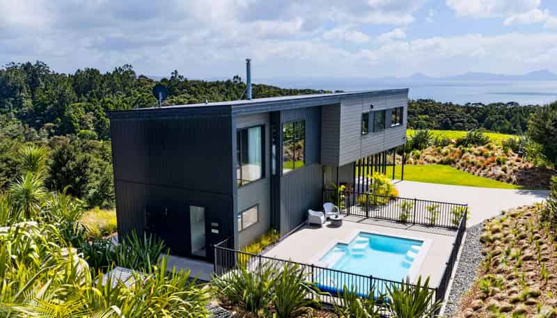 102 The Ridge, Langs Beach