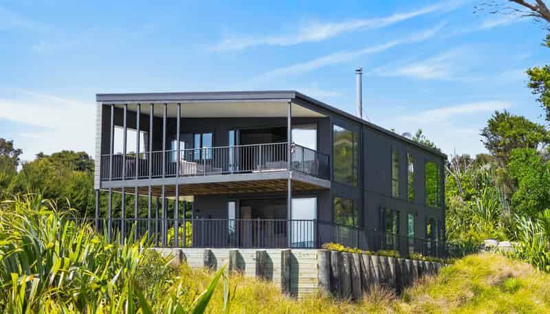 102 The Ridge, Langs Beach