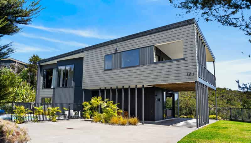 102 The Ridge, Langs Beach