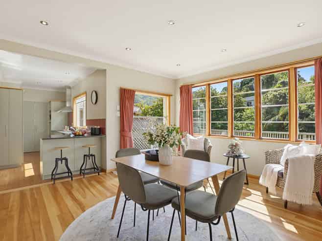 8 Lyndhurst Road, Tawa