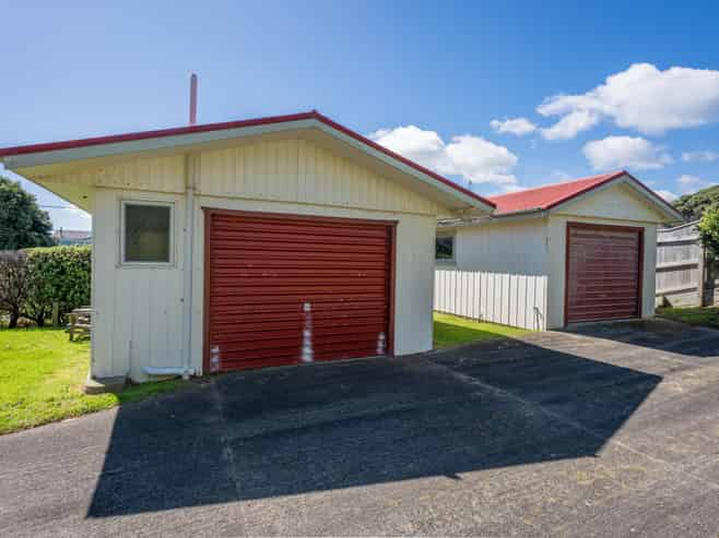96 Field Way, Waikanae Beach