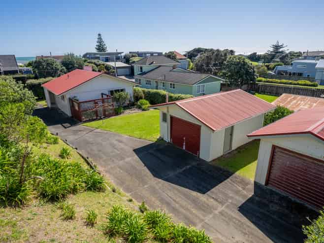 96 Field Way, Waikanae Beach