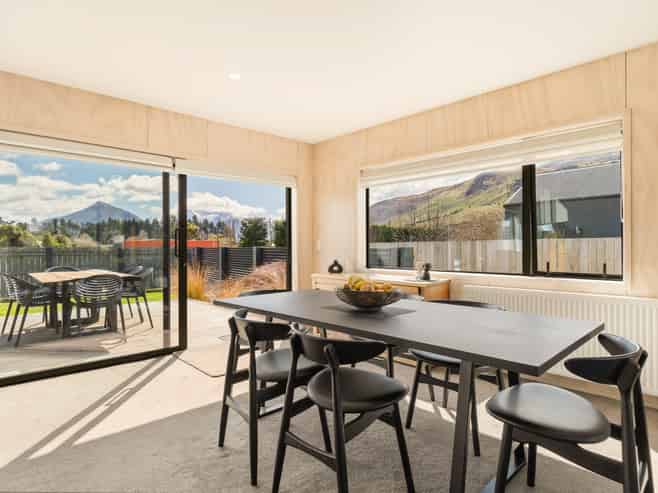 50 Coll Street, Glenorchy