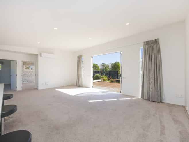 44 Hunia Terrace, Himatangi Beach