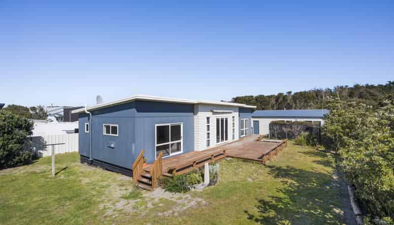 44 Hunia Terrace, Himatangi Beach