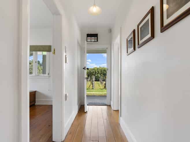 49 Oxford Street, Martinborough