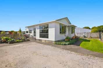 30 Memorial Place, Waitara
