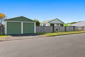 30 Memorial Place, Waitara