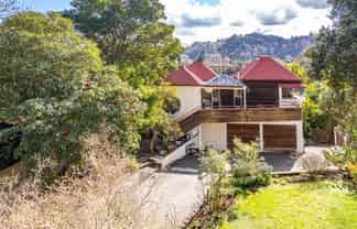 9 Riverbank Road, Okoia