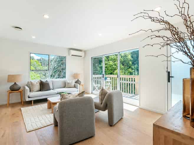2/54 Stapleford Crescent, Browns Bay