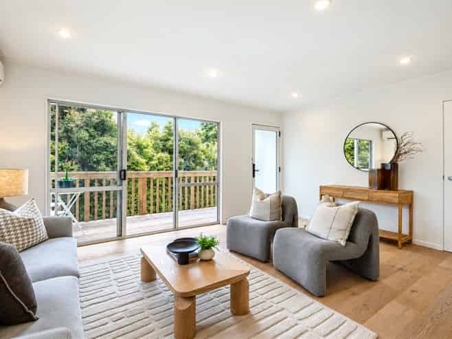 2/54 Stapleford Crescent, Browns Bay