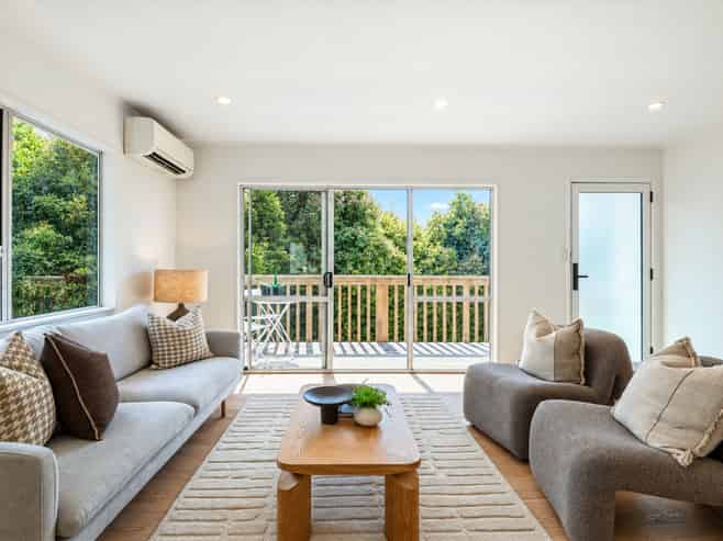 2/54 Stapleford Crescent, Browns Bay