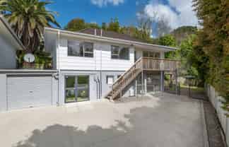 2/54 Stapleford Crescent, Browns Bay
