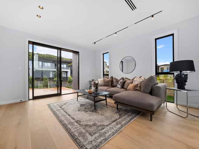 27 Streamview Way, Long Bay