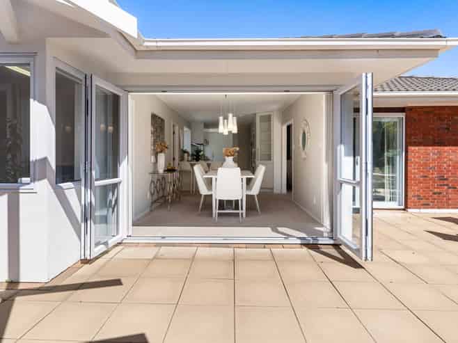15 Pickwick Parade, Mellons Bay