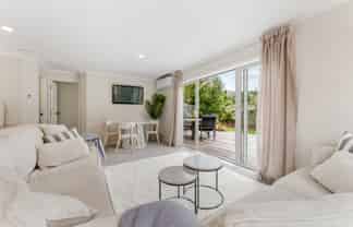 2/64 Mckenzie Avenue, Arkles Bay