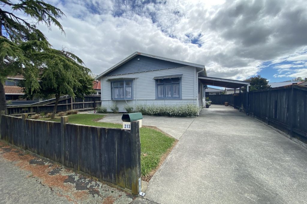 THREE BEDROOMS - HOKOWHITU 1